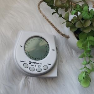 Intermatic White Digital Lamp Time Timer - DT500VH